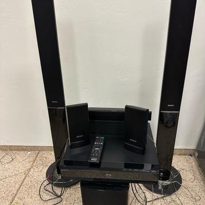 Lot 549, Sony Blu-ray disc/DVD home theater system BDV – E500W