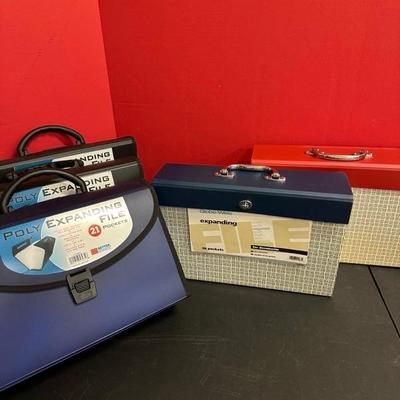 Lot 550 expandable file folders