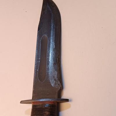 Hunting knife with leather sheath