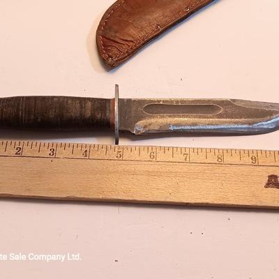 Hunting knife with leather sheath
