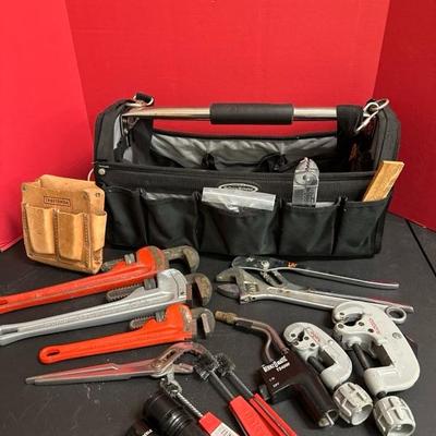 Lot 554 Tool tote bag with a variety of tools