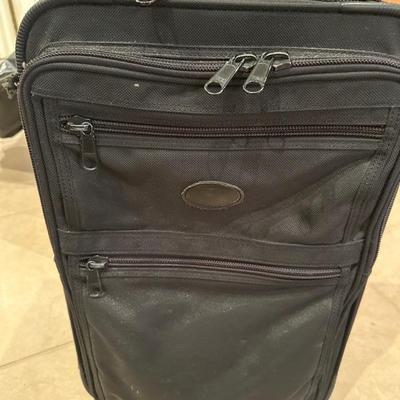 Lot 581 Small Luggage