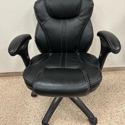 Lot 556 rolling office chair