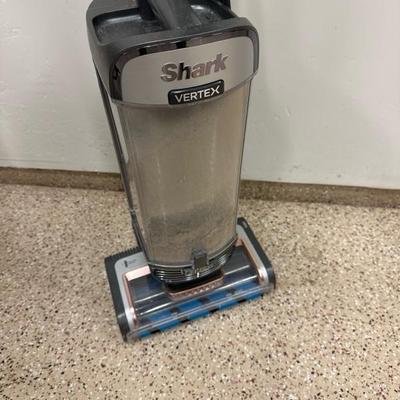 Lot 558 shark brand vacuum