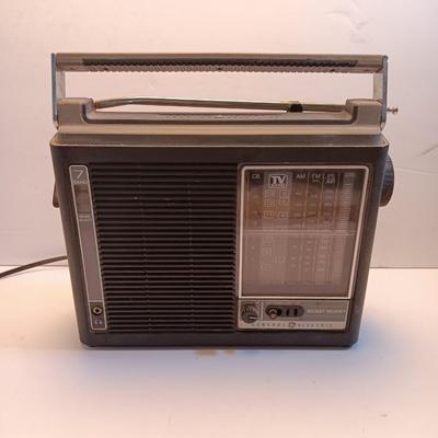 General Electric Model 7-2963A AM/FM/ TV PS AIR Instant weather electric or battery operated radio