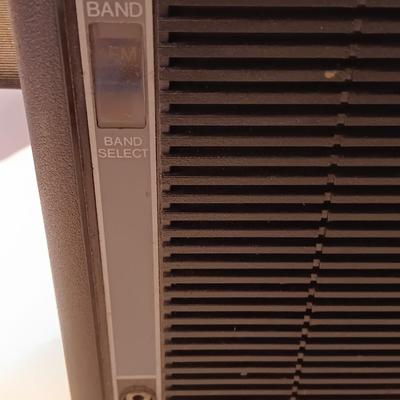 General Electric Model 7-2963A AM/FM/ TV PS AIR Instant weather electric or battery operated radio