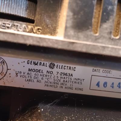 General Electric Model 7-2963A AM/FM/ TV PS AIR Instant weather electric or battery operated radio
