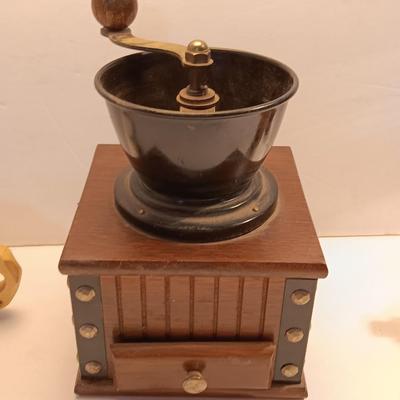 Coffee bean grinder with salt & pepper shakers