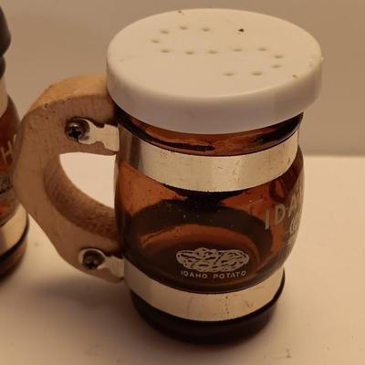 Coffee bean grinder with salt & pepper shakers
