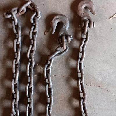 Tow chain with two steel hooks