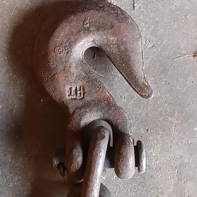 Tow chain with two steel hooks