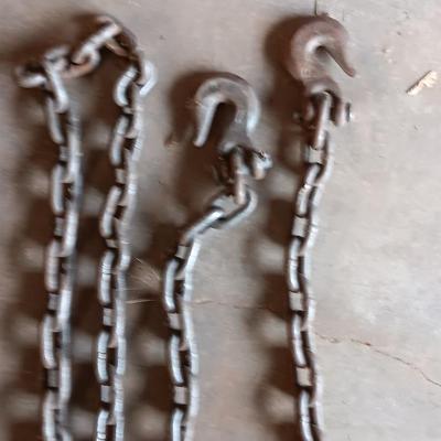 Tow chain with two steel hooks