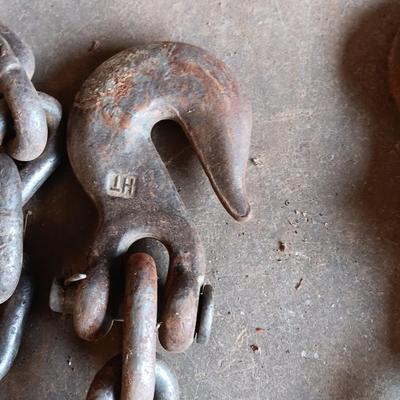 Tow chain with two steel hooks