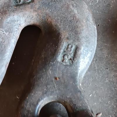 Tow chain with two steel hooks