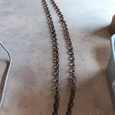 Tow chain with two steel hooks