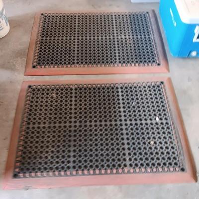 Two rubber floor mats - Anti fatigue thick rubber floor mats