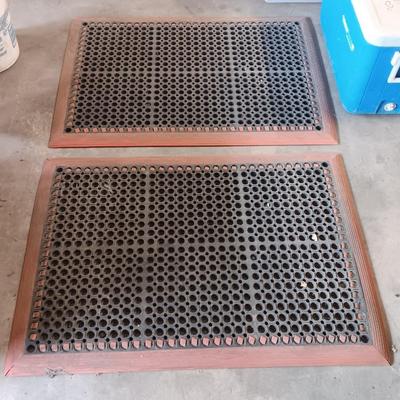 Two rubber floor mats - Anti fatigue thick rubber floor mats