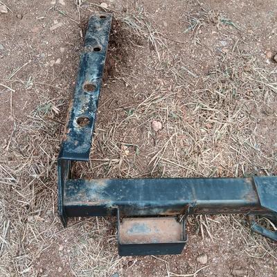 Tow hitch bar