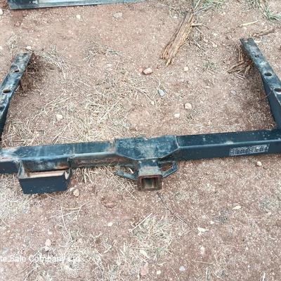 Tow hitch bar