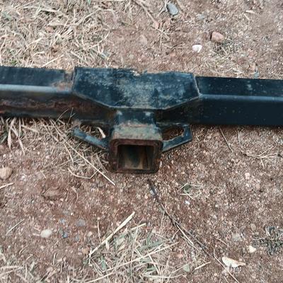 Tow hitch bar