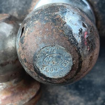Tow hitch plate with extra balls