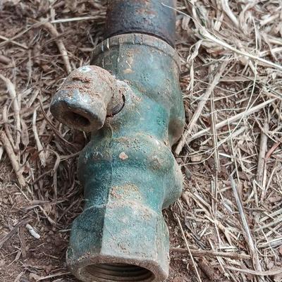 Outdoor frost-free water hydrant