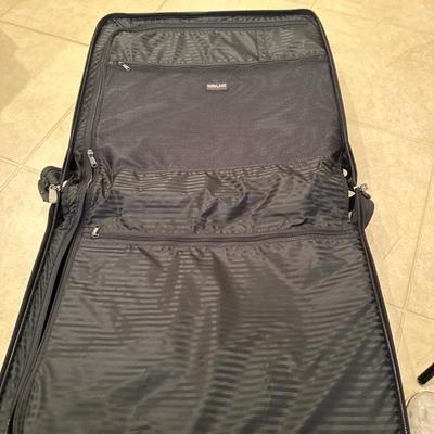Lot 590 Travel Kirkland Garment bag Luggage