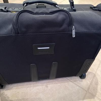 Lot 590 Travel Kirkland Garment bag Luggage