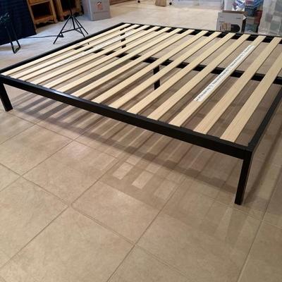 Lot 593 king size metal bed frame