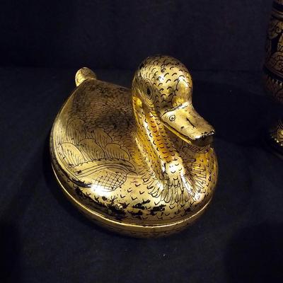 Assortment of Gold Lacquer Ware Bowls (D-JS)