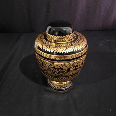 Assortment of Gold Lacquer Ware Bowls (D-JS)