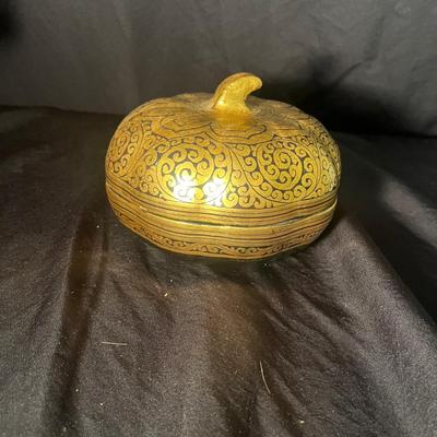 Assortment of Gold Lacquer Ware Bowls (D-JS)