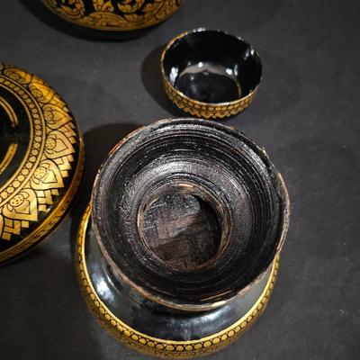 Assortment of Gold Lacquer Ware Bowls (D-JS)