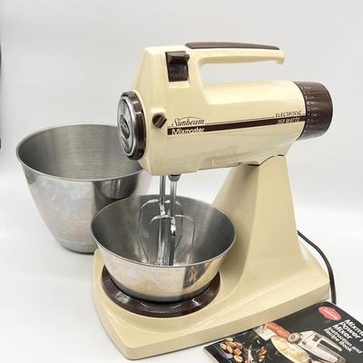 SUNBEAM ~ Vintage Mixmaster Power Plus Mixer