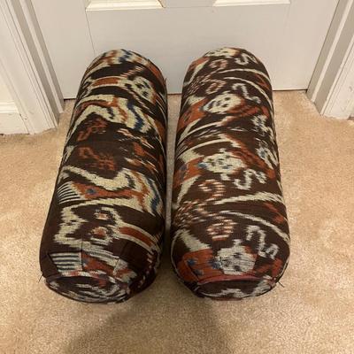 Accent Pillows (D-MG)