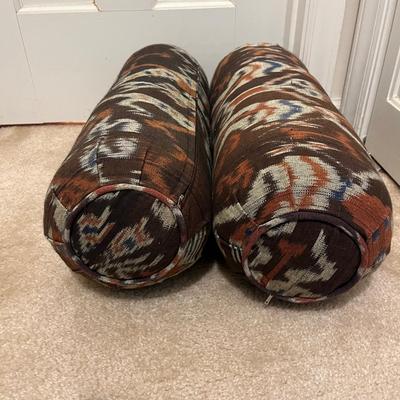 Accent Pillows (D-MG)