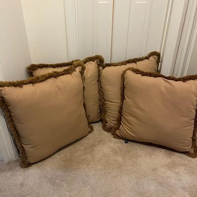Accent Pillows (D-MG)