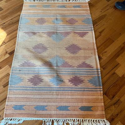 Southwest Style Throw Rug (LR-MG)