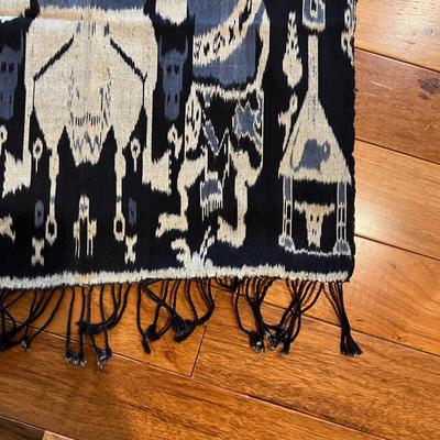 â€œSelandangâ€ Shawls & More (PB-RG)
