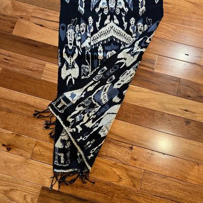 â€œSelandangâ€ Shawls & More (PB-RG)