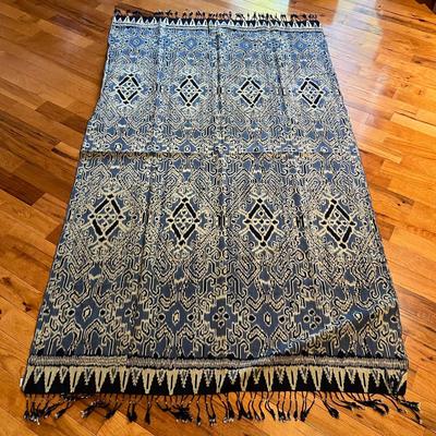 â€œSelandangâ€ Shawls & More (PB-RG)