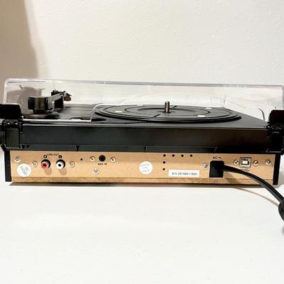 JENSON ~ 3-Speed Stereo Turntable With Built In Speakers & Pitch Control