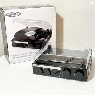 JENSON ~ 3-Speed Stereo Turntable With Built In Speakers & Pitch Control