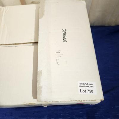 Danbury Mint White House with box