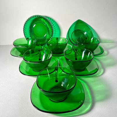 LOT 6F: Vintage Emerald Green Vereco Cups w/ Saucers & Candy Bowls