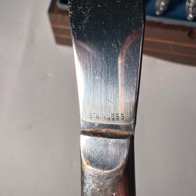 LOT 29L: Brahms Pattern Oneida Stainless Steel Flatware Set w/ Wooden Case