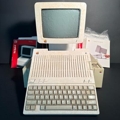 LOT 231L: 1984 Apple II Computer w/ Keyboard, Printer, Monitor & Power Supply