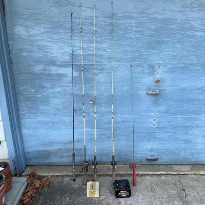 LOT 247G: Vintage Fishing Rods & Reels - Swift, Garcia, Sportfisher & More