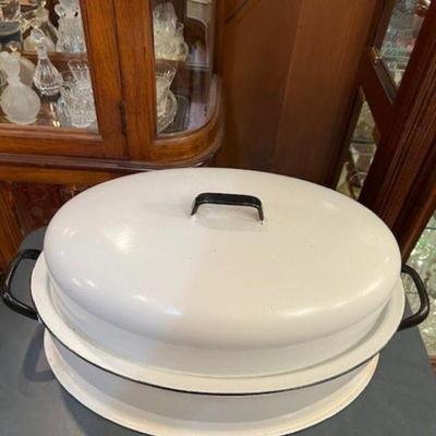 Vtg Enameled Roasting pot and lid 