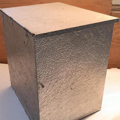 Muckle Mfg. front door delivery Milk box